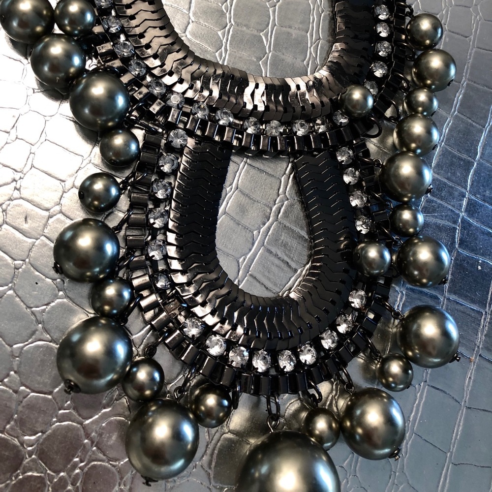 NWOT Lucia Statement Necklacr